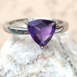 Genuine Amethyst Ring Trillion Stamped .925 Sterling Silver Size 7